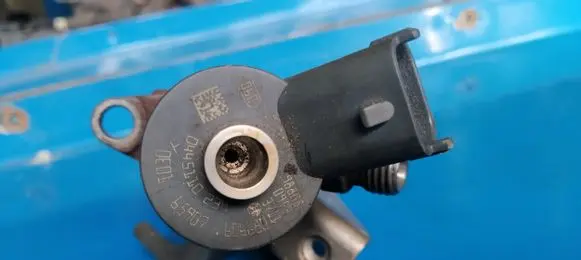 Ford Fusion Fuel injector 0445110239 0E0165907606680