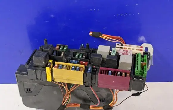 Mercedes-Benz E W212 Fuse box set 2129001606 2129011204