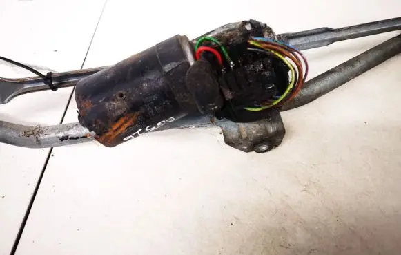 Audi A4 S4 B5 8D Wiper motor 0390241132
