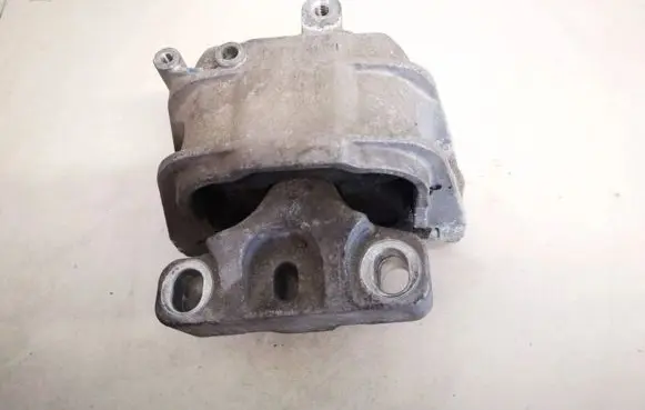 Volkswagen Golf V Engine mount bracket 1k0199262aj