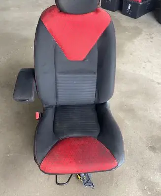 Renault Clio IV Front driver seat 
