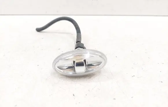Front fender indicator light