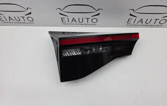 Toyota Yaris Cross Tailgate rear/tail lights 815900DB60 L413133