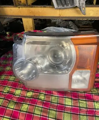 Land Rover Discovery 3 - LR3 Headlight/headlamp XBC500412