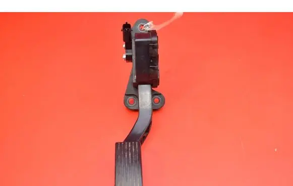 KIA Soul Accelerator throttle pedal 327272K200