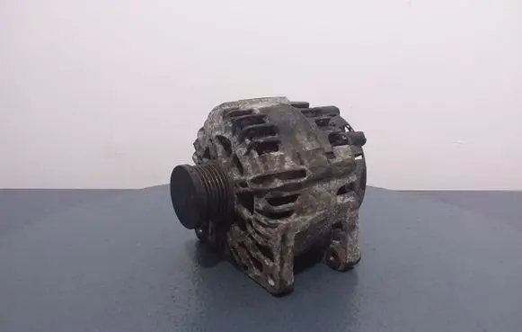 Renault Laguna III Generator/alternator 23100001R