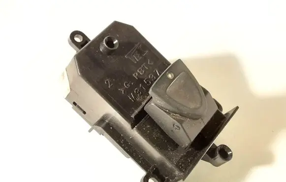 Honda Civic Electric window control switch M31537 NH608L M31538