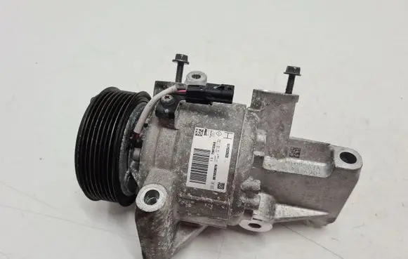 Dacia Sandero Air conditioning (A/C) compressor (pump) T99133AA 926003541R