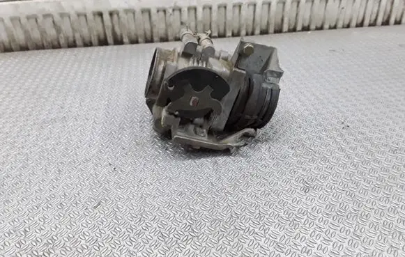Opel Tigra A Throttle valve 90470097
