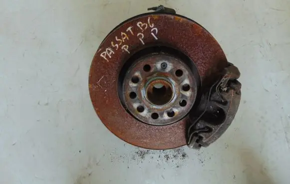 Volkswagen PASSAT B6 Front wheel hub spindle knuckle 3C02589654