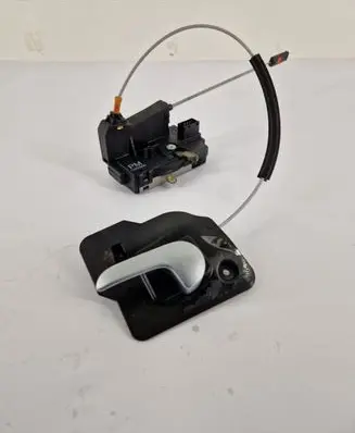 Opel Meriva A Front door lock 13203899