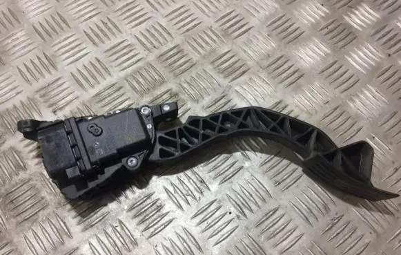Ford Focus Accelerator throttle pedal 4M519F836BH 4M51-9F836-BH