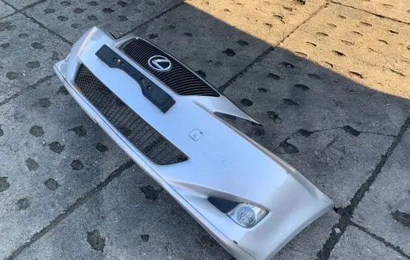 Lexus IS 220D-250-350 Front bumper