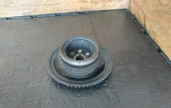 BMW 5 E39 Crankshaft pulley 1735358 11231735358