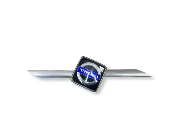 Volvo C30 Manufacturer badge logo/emblem 30655404