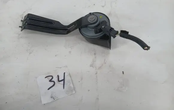 Peugeot 2008 II Horn signal 9827213580