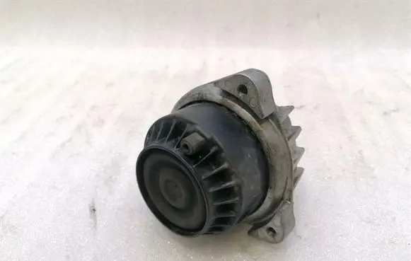 BMW 7 F01 F02 F03 F04 Engine mount bracket 686235