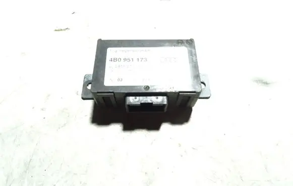 Audi A6 S6 C5 4B Alarm control unit/module 4B0951173
