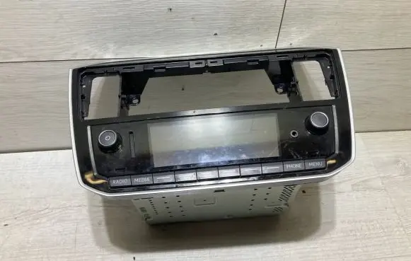 Volkswagen Up Radio/CD/DVD/GPS head unit 1s0035869b