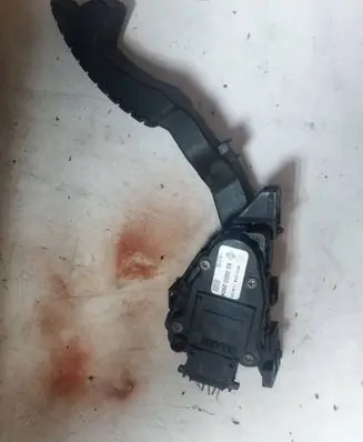 Renault Laguna II Accelerator throttle pedal 8200002904 6PV00811900