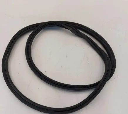 Fiat 500E Trunk rubber seal (body) 