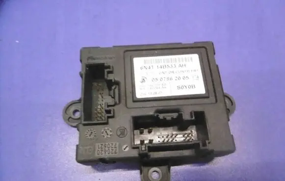 Ford Focus Door control unit/module 6N4T14B533AH
