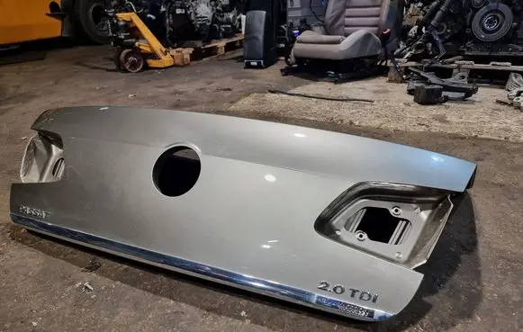 Volkswagen PASSAT B7 Tailgate/trunk/boot lid