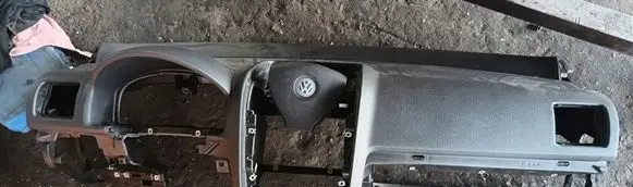 Volkswagen Golf V Dashboard glove box trim 92TYS
