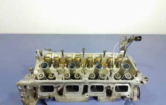 Mitsubishi Outlander Engine head 