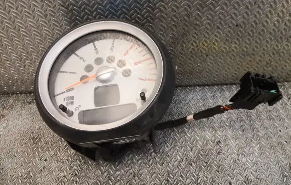Mini One - Cooper Coupe R56 Speedometer (instrument cluster) 9189517