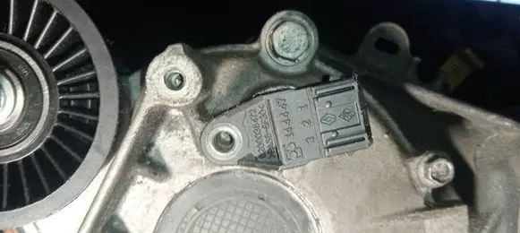 Renault Master II Camshaft position sensor 8200038472