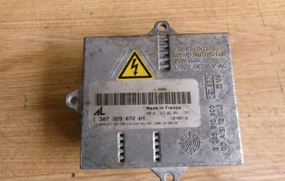 Mercedes-Benz C W203 Xenon control unit/module 1307329072