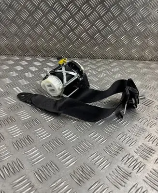 Mercedes-Benz R AMG W251 Front seatbelt A2518602586
