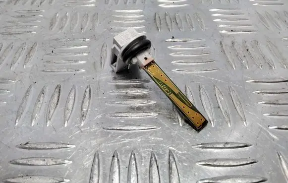 Volkswagen Golf V Interior temperature sensor 4B0820539