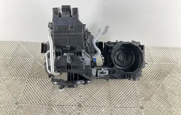 Volkswagen Tiguan Interior heater climate box assembly 5QH816005B