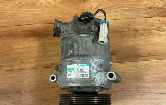 Opel Insignia A Air conditioning (A/C) compressor (pump) P13232307 R134A