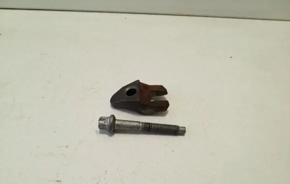 Volvo V40 Cross country Fuel Injector clamp holder