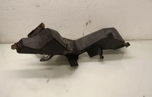 Jeep Grand Cherokee Headlight/headlamp mounting bracket M149787