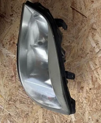 Opel Zafira A Headlight/headlamp 90582021 6771621