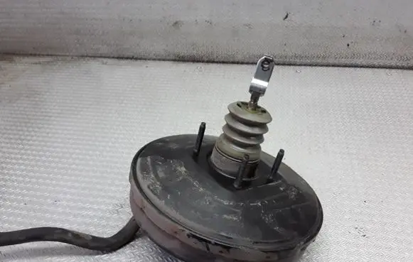 Toyota Yaris Brake booster 472000D181