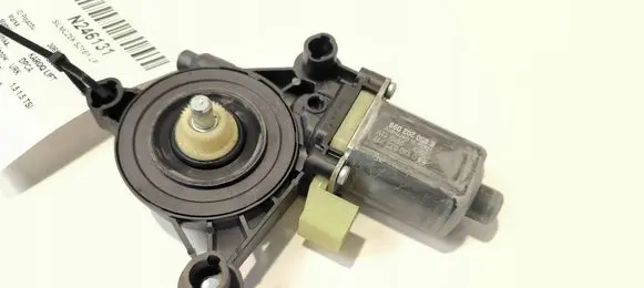 Skoda Karoq Front door window regulator motor 5Q0859801B