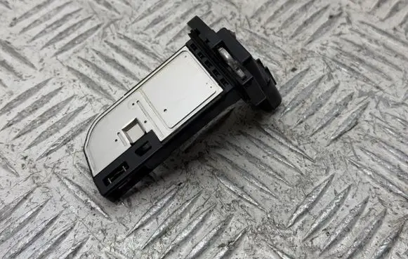 Toyota Avensis T270 Mass air flow meter 2220426010 AFH70M778X02