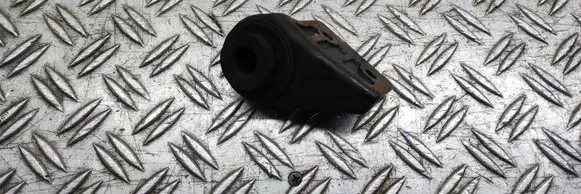 Radiator mount bracket