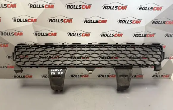Toyota Corolla Verso AR10 Front bumper lower grill 531120F030