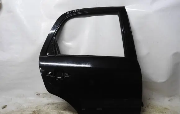 Suzuki SX4 Rear door