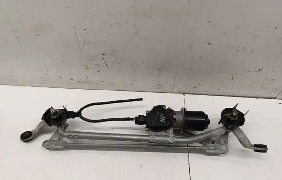 Mitsubishi L200 Front wiper linkage and motor 190722B15