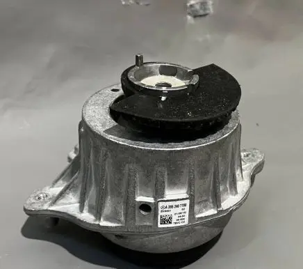 Mercedes-Benz C W205 Engine mount bracket A2052407700