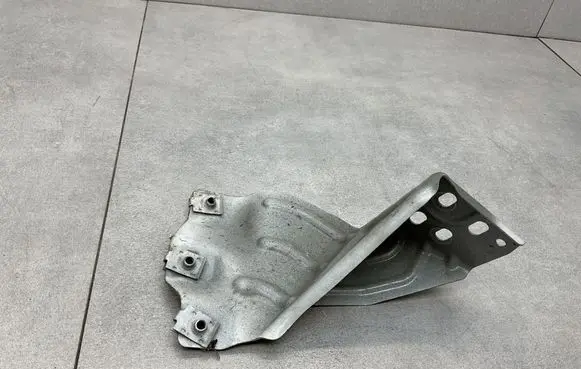 Opel Mokka X Fender mounting bracket 