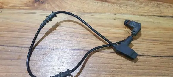 Mercedes-Benz A W168 ABS brake wheel speed sensor A1685400008