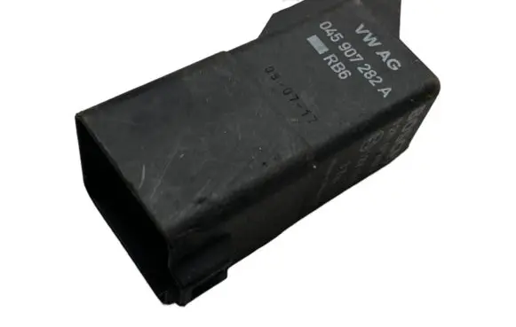 Glow plug pre-heat relay